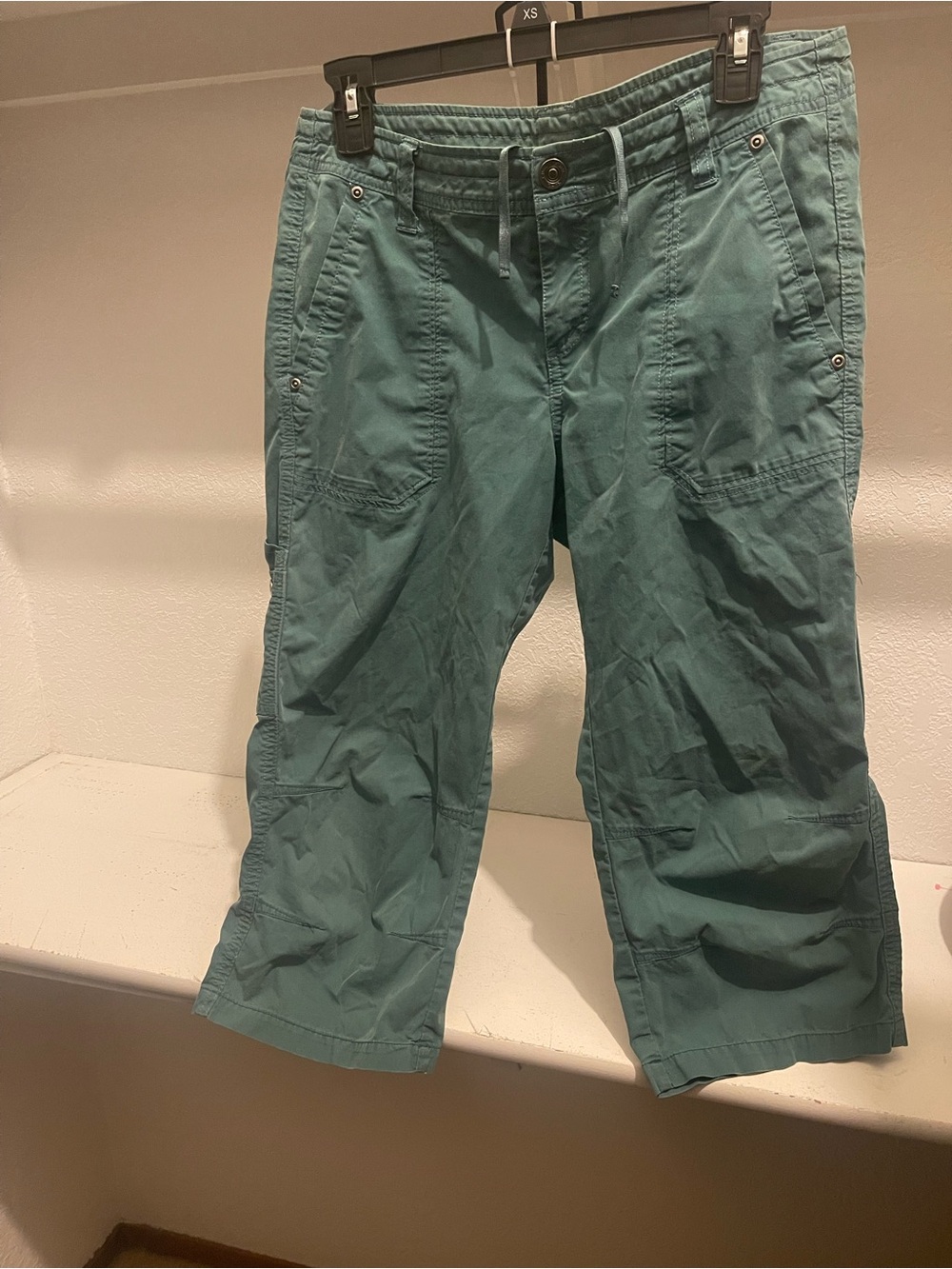 Kuhl Women's Teal Capris Cargo Pants Hiking Outdoor Adventure Size 10 utility